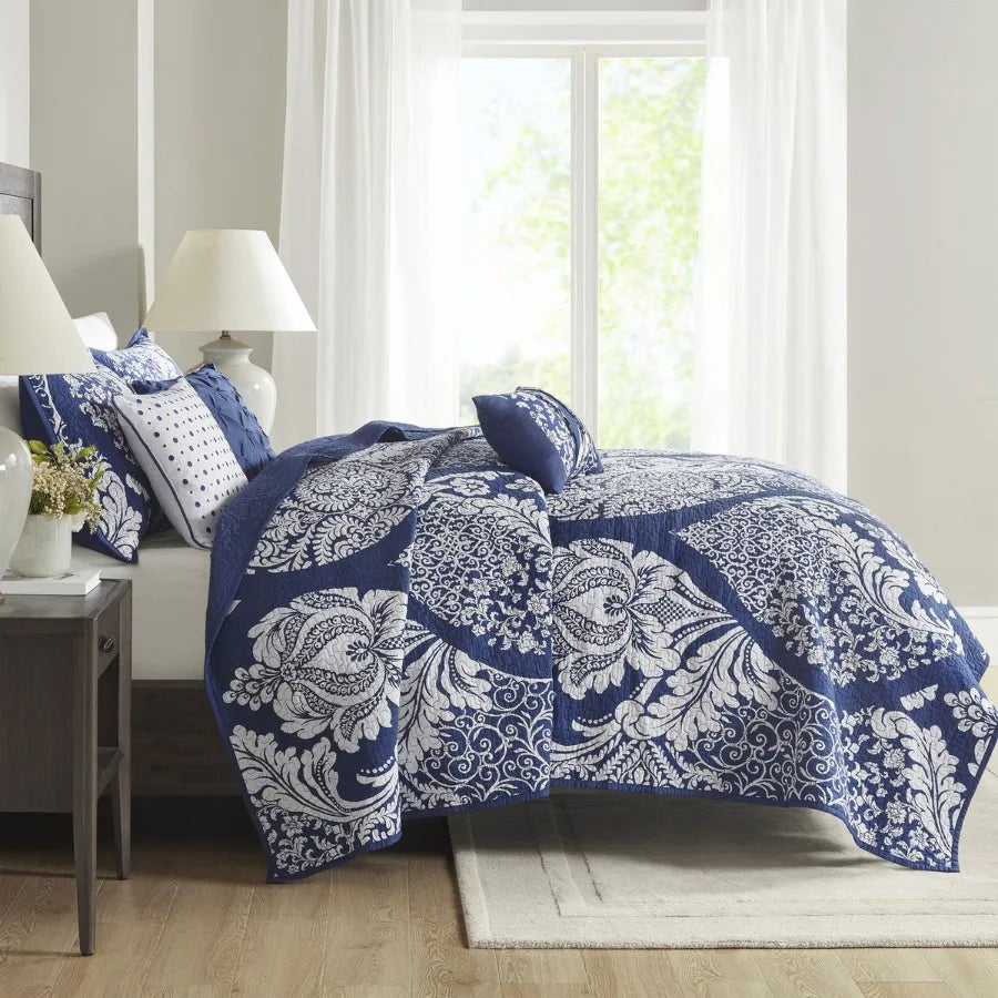 6 Piece Printed Cn Quilt Set with Throw Pillows Indigo King Cal King