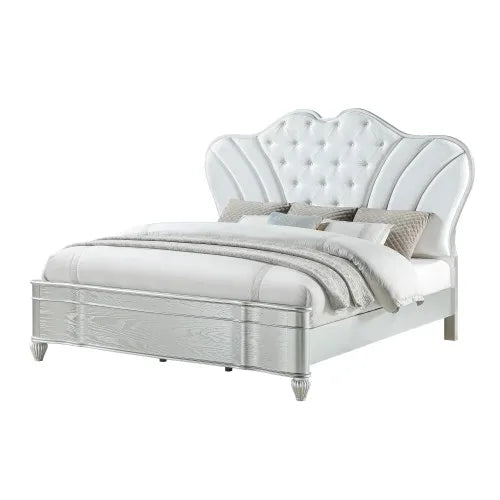 Landmark Traditional Style 4 Pc Queen Bedroom Set With Upholstered Button-Tufted bed Made with Wood in Silver