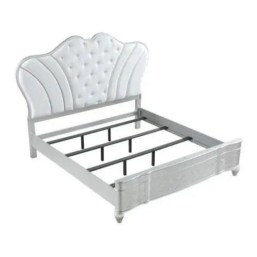 Landmark Traditional Style 4 Pc Queen Bedroom Set With Upholstered Button-Tufted bed Made with Wood in Silver