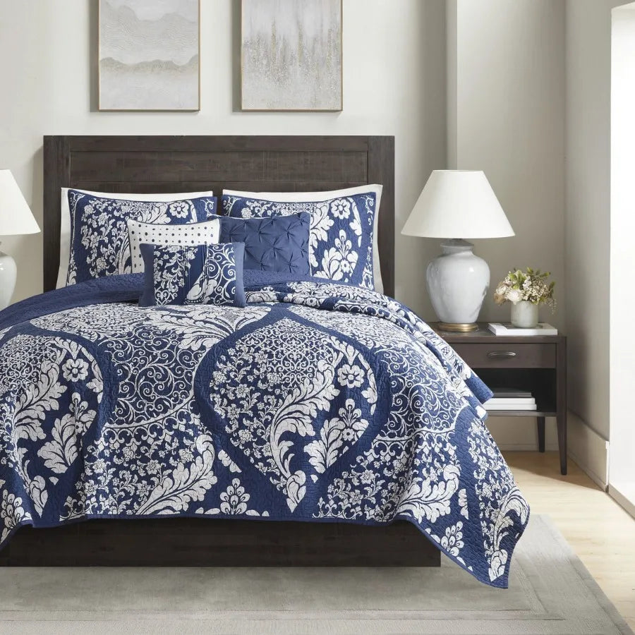 6 Piece Printed Cn Quilt Set with Throw Pillows Indigo King Cal King