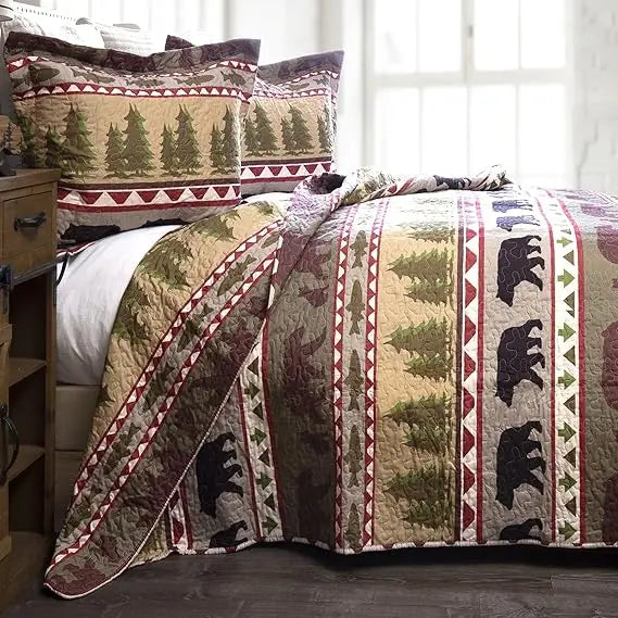 Rustic-Themed Bear Striped Microfiber Quilt Set for King-Size Beds