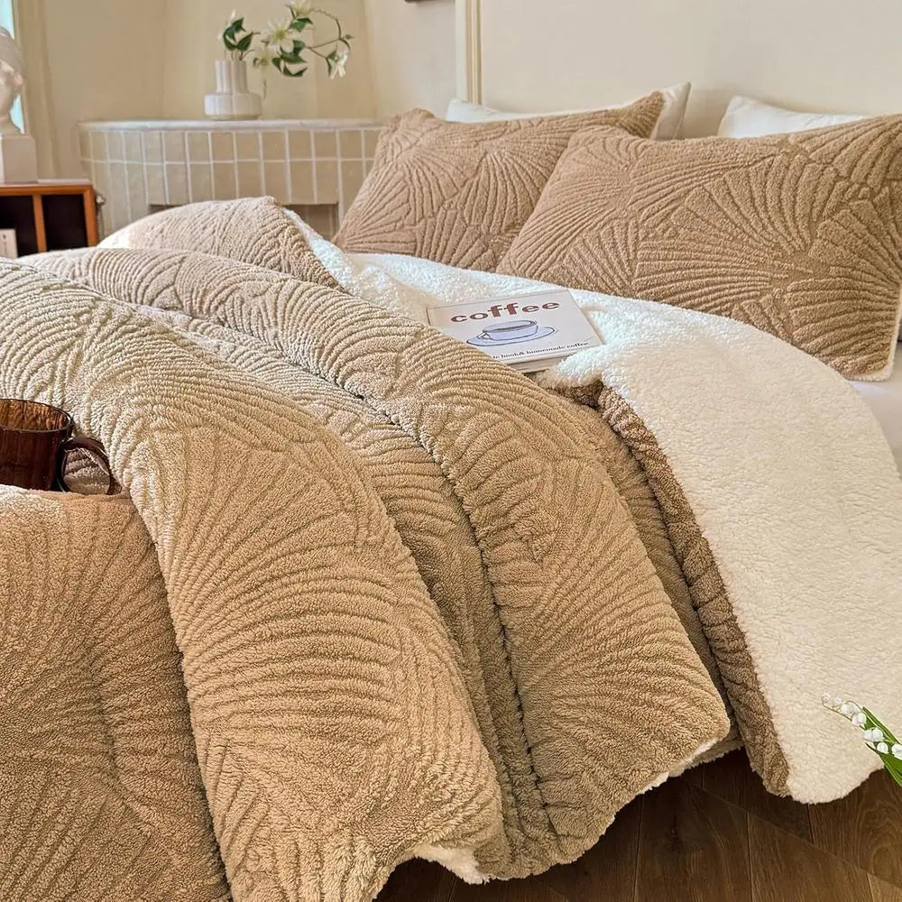 King Size Geometric Quilted Bedding Set 3-Piece Comforter Beige Pillowcases