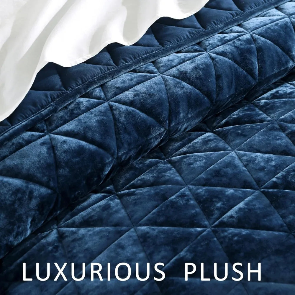 Luxurious Navy Blue Velvet King Quilt Set, Plush Bedspread, Light and Comfortable for Year-Round Use