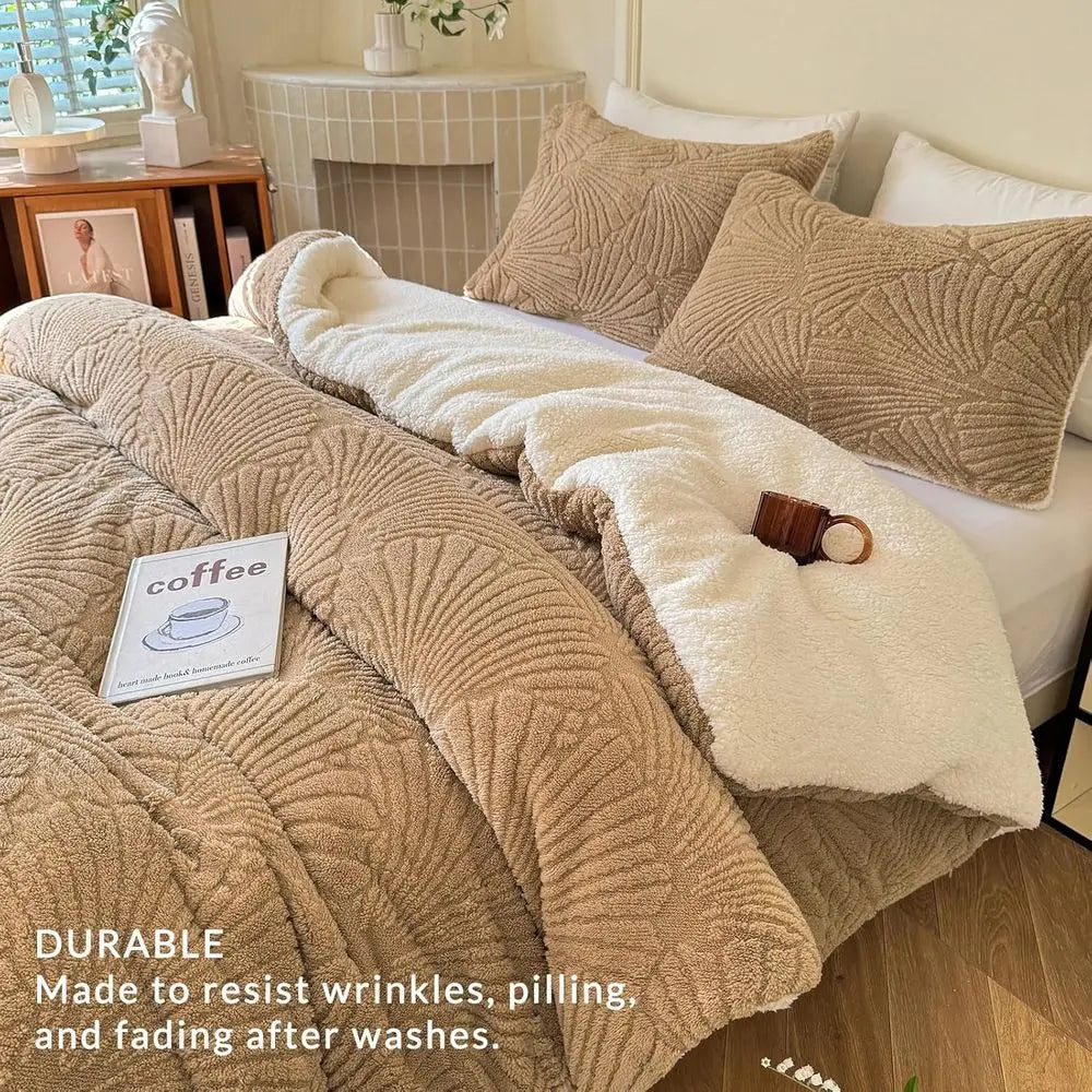King Size Geometric Quilted Bedding Set 3-Piece Comforter Beige Pillowcases