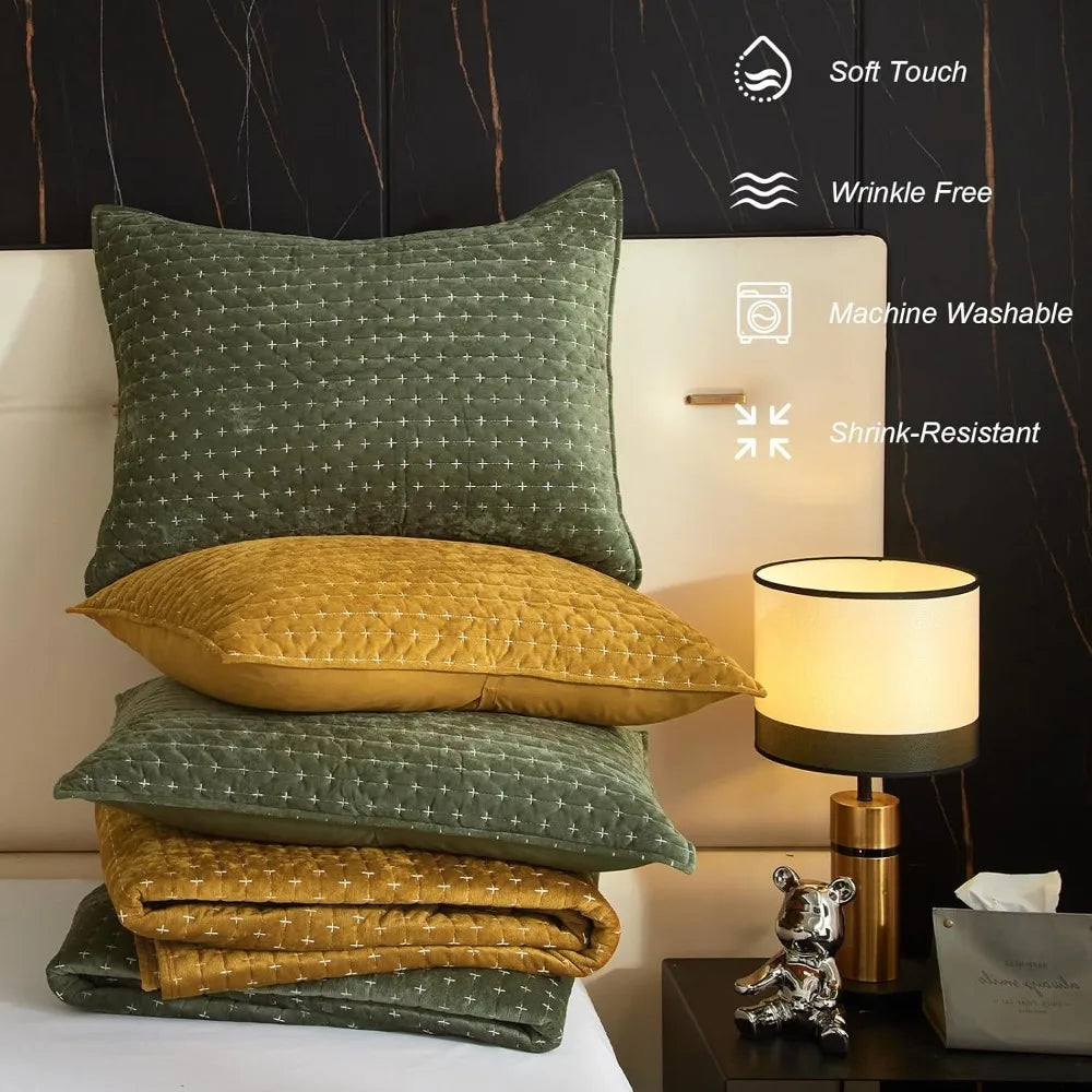Luxurious Oversized King Size Velvet Quilted Bedding Set - Soft Lightweight Coverlet