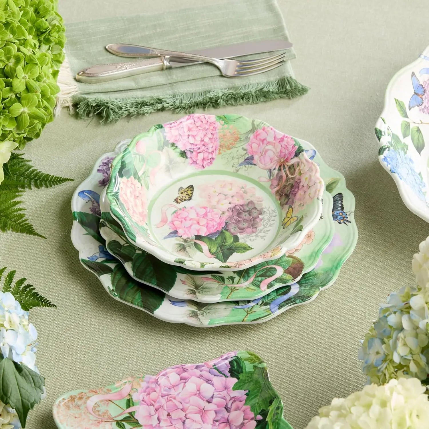 Garden Path Hydrangea Melamine Dinnerware Set for 4 12 Pieces